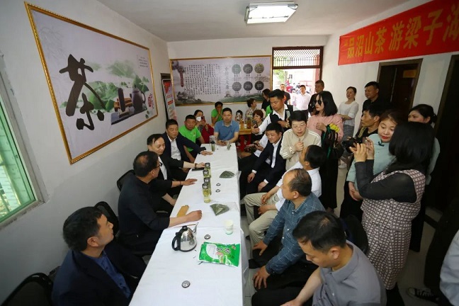 沼山林场品茗 共话鄂州“茶道”