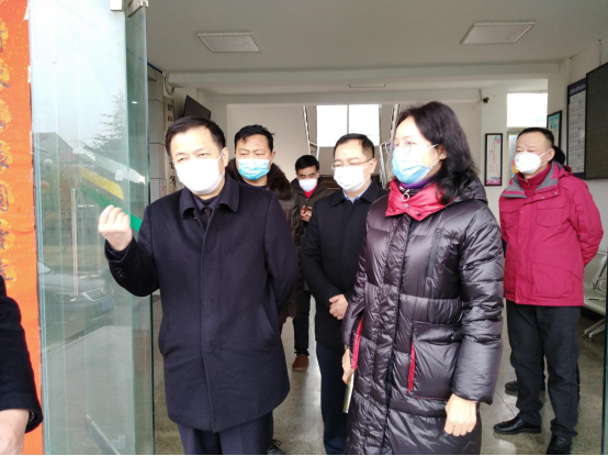 熊明新来梁子湖区检查疫情防控工作