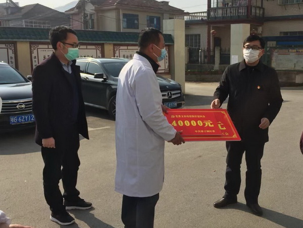 蔡和林走访慰问抗疫一线工作人员