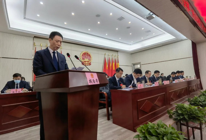 聚焦两会梁子湖区第九届人大一次会议举行第二次全体会议